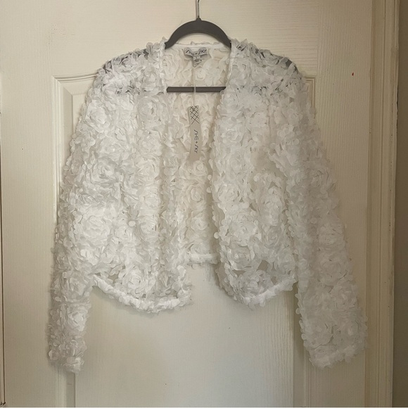 She + Sky Floral Textured White Blazer - Picture 2 of 4